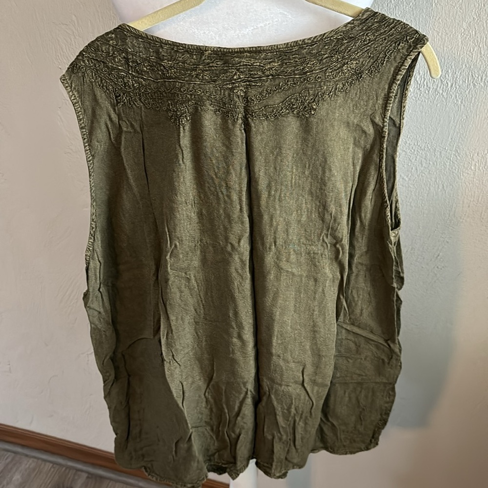 Solitaire Tank Top - Picture 2 of 2